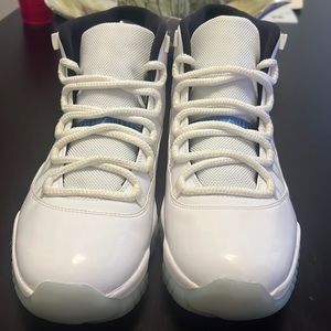 Air Jordan 11 legend blue size 9.5